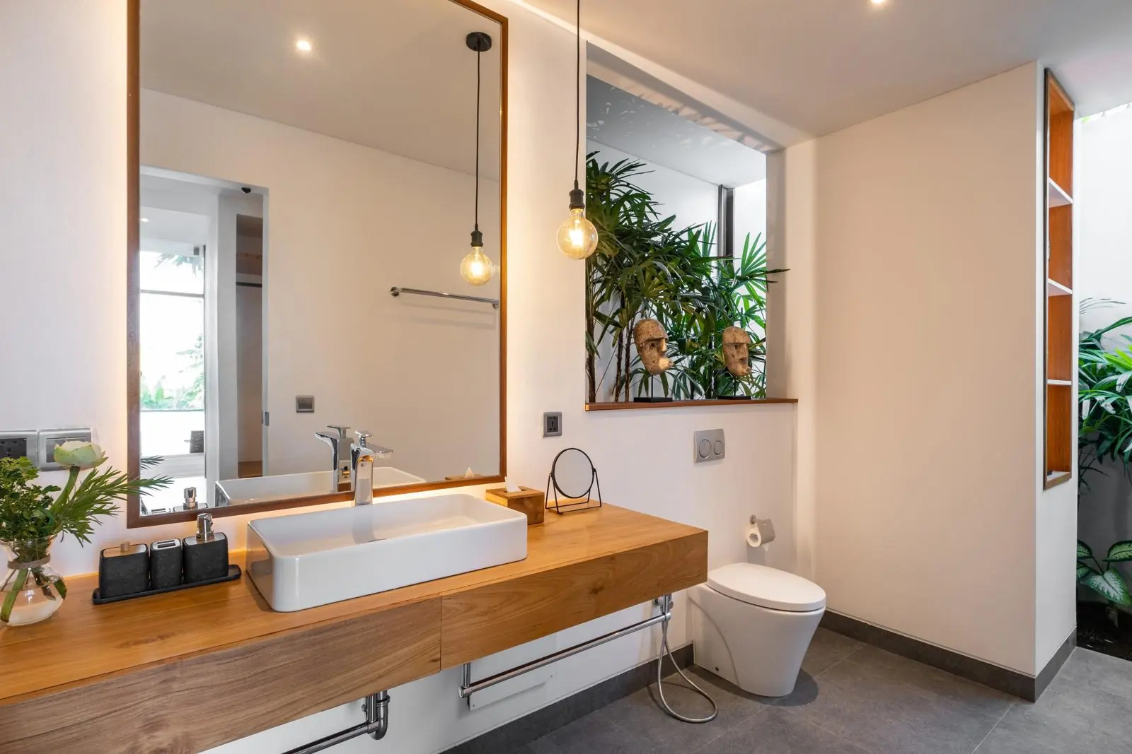 Ensuite bathroom with inner tropical garden River Paradise 4BR Pererenan Bali