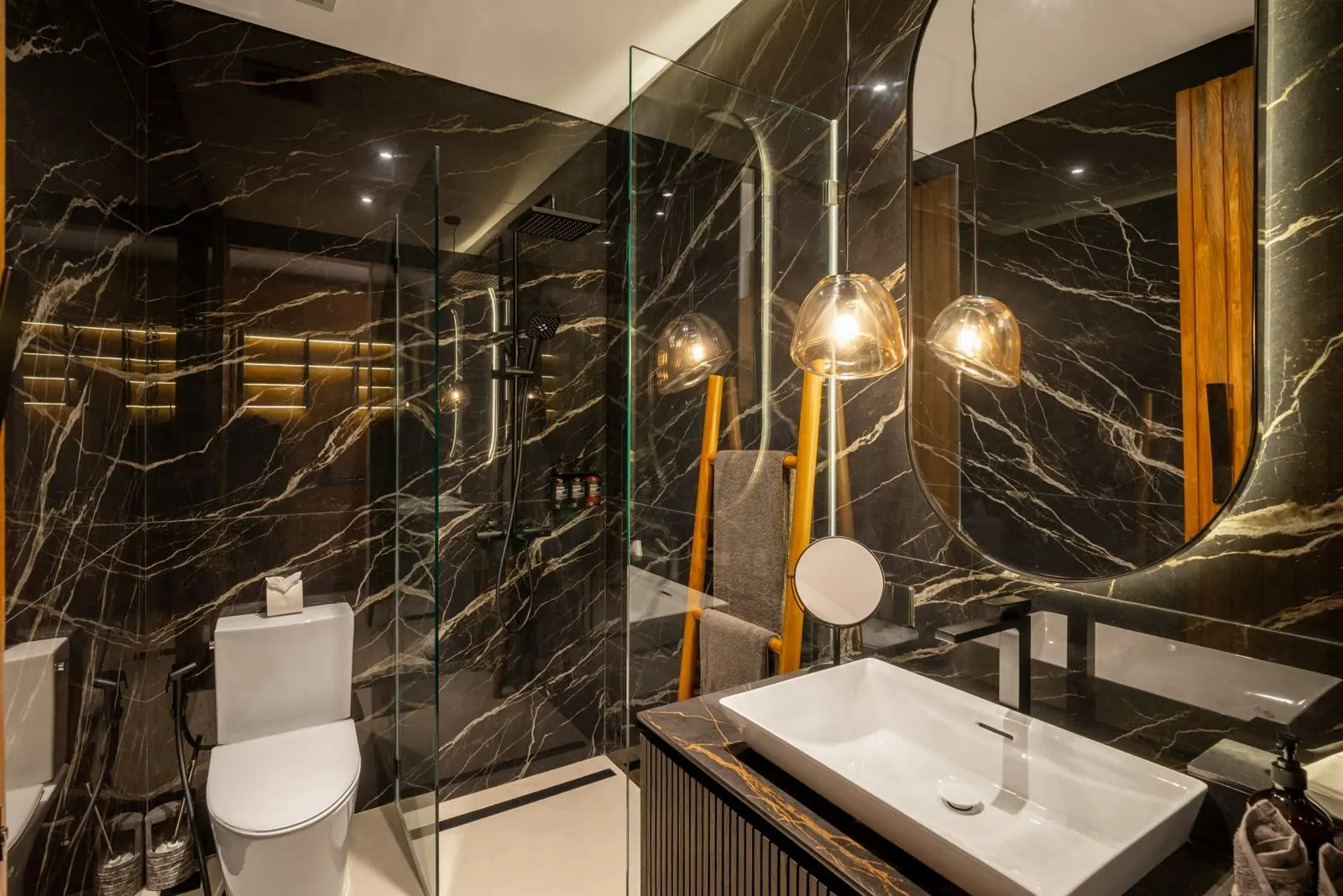 The Twin Room bathroom MAR Bali 2 luxury villa Pererenan Bali